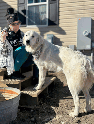 Doggo is so happy to see Rachel!
